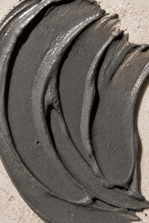 Willow clay mask for helping unclog pores and reduce blackheads.