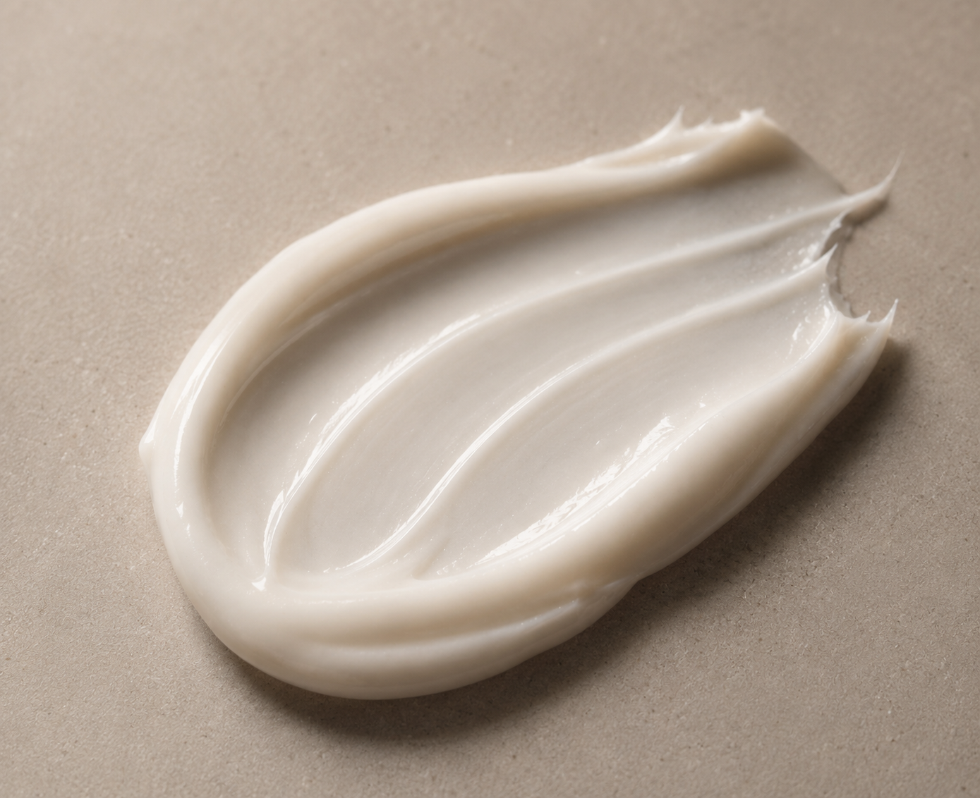 Enriched with Sunflower Seed Oil and luxurious Cocoa Butter, this velvety cream delivers intense hydration